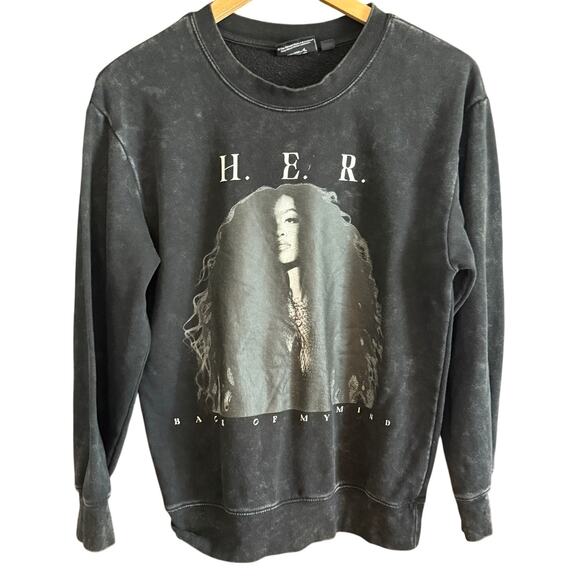 H.E.R. Back Of My Mind Tour Sweatshirt HER Black Crewneck Small - Picture 1 of 6